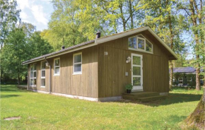 2 Bedroom Lovely Home In Glesborg, Fjellerup
